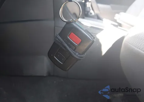 2015 Toyota Corolla Le Eco Plus z USA, uszkodzony, nr VIN 5YFBPRHE6FP198655